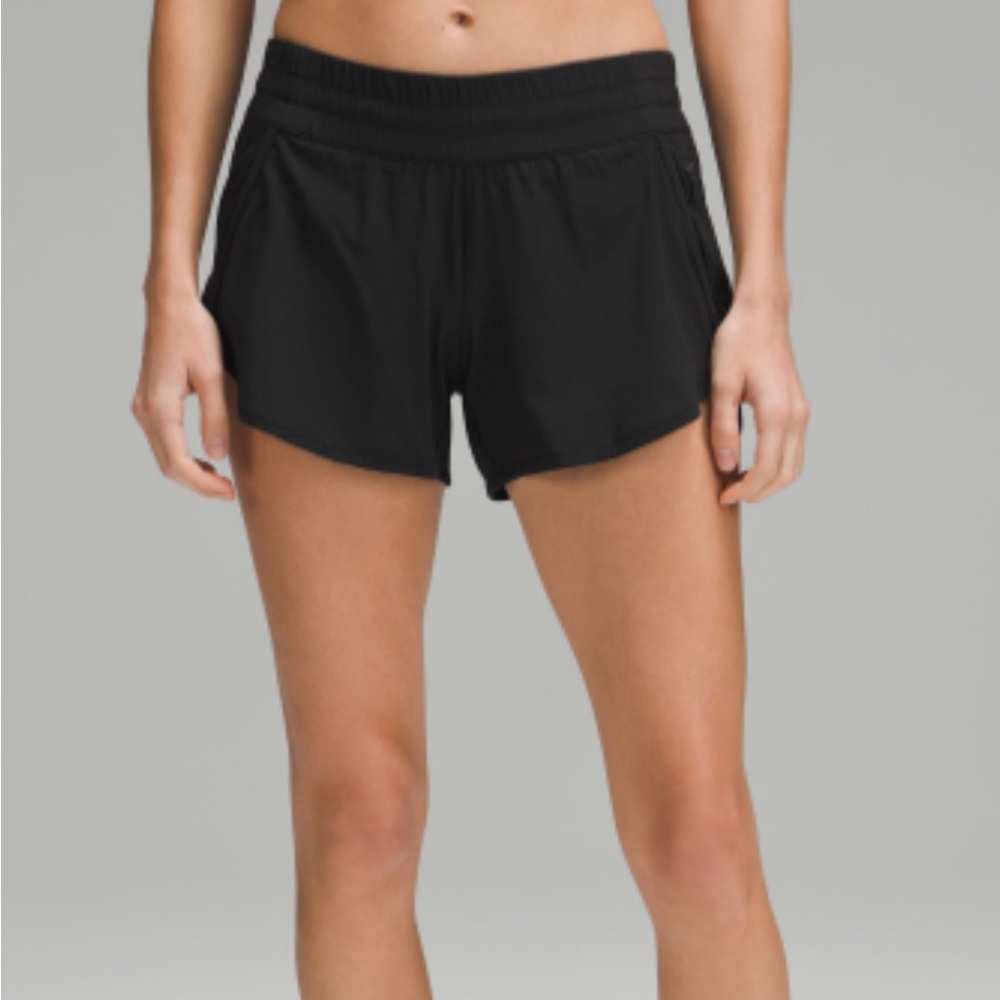 Lululuemon- Tracker LR Short 4" *Lined (Size 6- NWT)